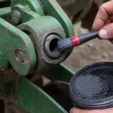 Punto de lubricación con grafito en maquinaria agrícola